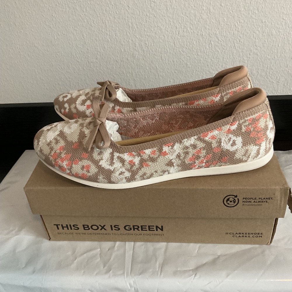 Clarkes Carly Hope Ballet Flat Taupe